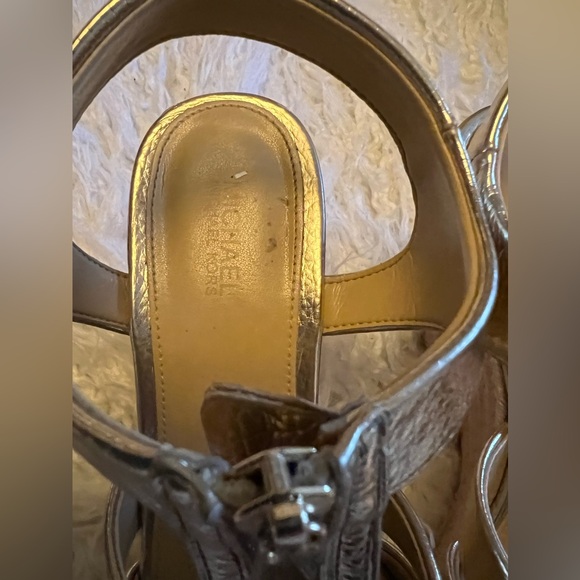 Michael Kors Metallic Gold wedge - Picture 3 of 6